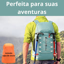 Mochila 40L verde em trilha