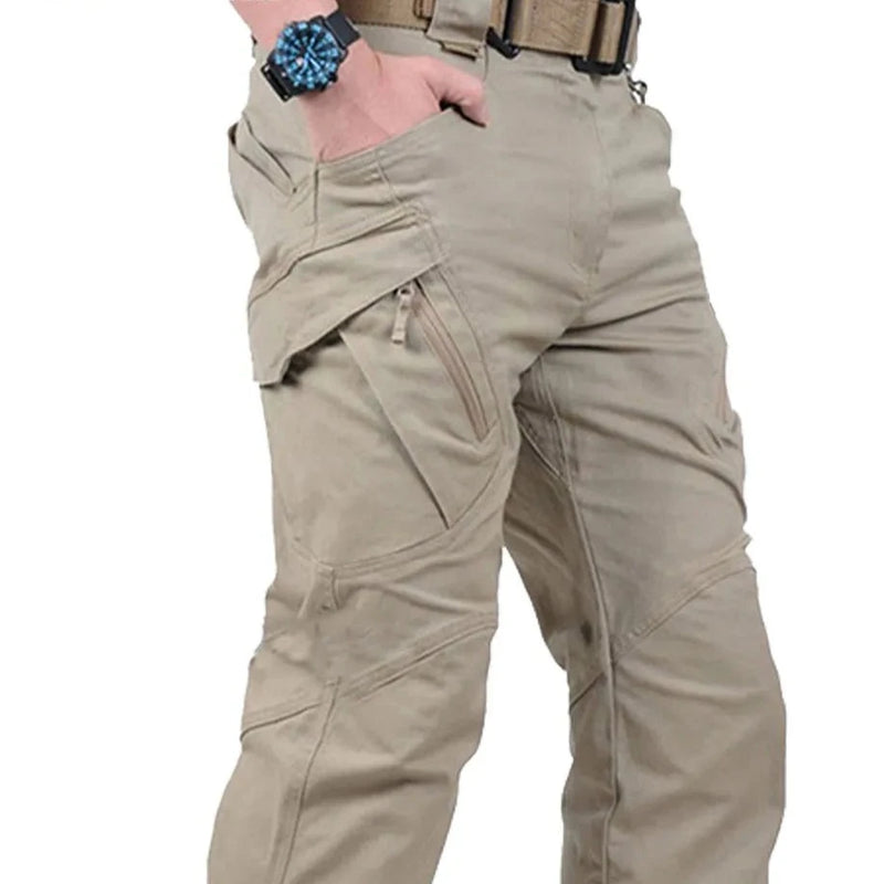 Calça tática para trekking, caminhada e atividades ao ar livre com multi bolsos.