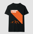 Camiseta A MONTANHA TE ESPERA (Preta)